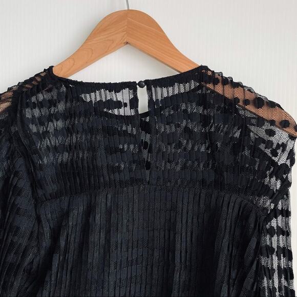 Moon River black sheer mesh textured bell sleeve top - Picture 4 of 7